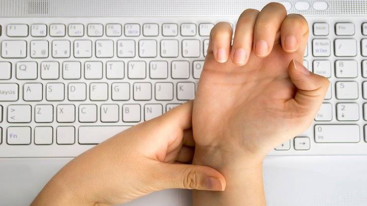 Karpal Tünel Sendromu: Ellerinizi Uyuşturan ve Ağrıtan Tehlike