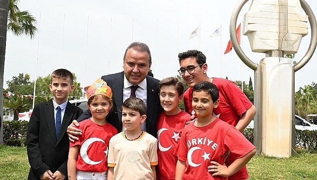 Antalya Büyükşehir Belediyesi 23 Nisan’ı coşkuyla kutladı