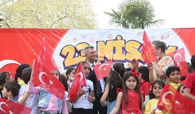 Gölcük Belediye Başkanı Ali Yıldırım Sezer, 23 Nisan Ulusal Egemenlik ve Çocuk Bayramı münasebetiyle bir bildiri yayınladı