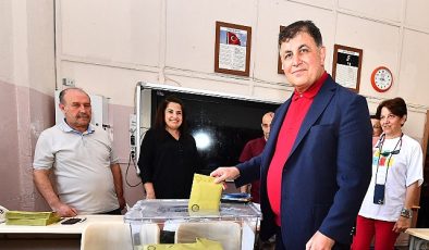 Lider Cemil Tugay İzmir Tabip Odası seçimlerinde oyunu kullandı