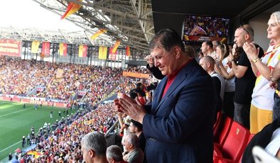 Lider Tugay Göztepe’nin Süper Lig heyecanına ortak oldu