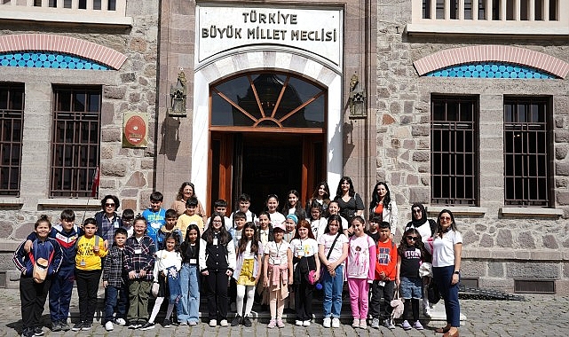 TEGV öğrencileri İstanbul ve Ankara’da Zirve Kurumsal Tahliller ile buluştu ”Hayalini kurduğumuz meslekler için daha çok çalışacağız”