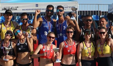 2024 TVF U20 Kulüpler Türkiye Şampiyonası Voleybol Bayanlar ve Erkekler plaj voleybolu Balkan şampiyonası Ödül Merasimi Ören Plajı’nda yapıldı