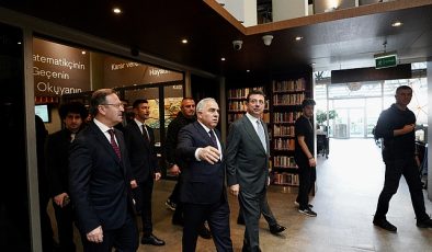 İBB Başkanı Ekrem İmamoğlu, Fatih Belediye Lideri Ergün Turan’a tebrik ziyaretinde bulundu