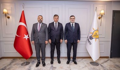 İzmir Büyükşehir Belediye Lideri Dr. Cemil Tugay AK Parti Vilayet Başkanlığı ziyaretinde iş birliği iletisi verdi “İzmir daha hoş günler görecek”