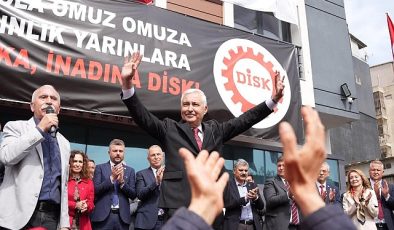 Kemalpaşa Belediye Başkanı Mehmet Türkmen 1 Mayıs Emek ve Dayanışma Günü’nü kutladı