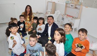 Nevşehir Belediye Başkanı Rasim Arı, çocuklar için özel olarak tasarlanan bir kafeterya ve cümbüş merkezinin açılışını gerçekleştirdi