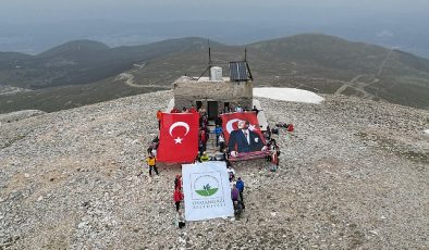 Osmangazili dağcılar 19 Mayıs’ı Uludağ tepede kutladı