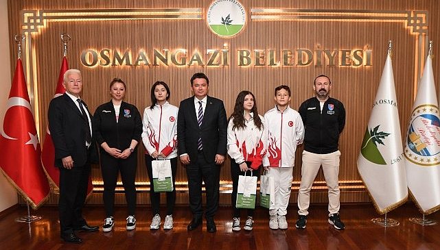 Şampiyon atletlerden Lider Aydın’a ziyaret