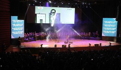 Selçuklu Belediyesi Sanat Akademisi Çocuk Korosu, Cem Karaca Müzikleri konseriyle izleyicilere nostaljik bir gece yaşattı